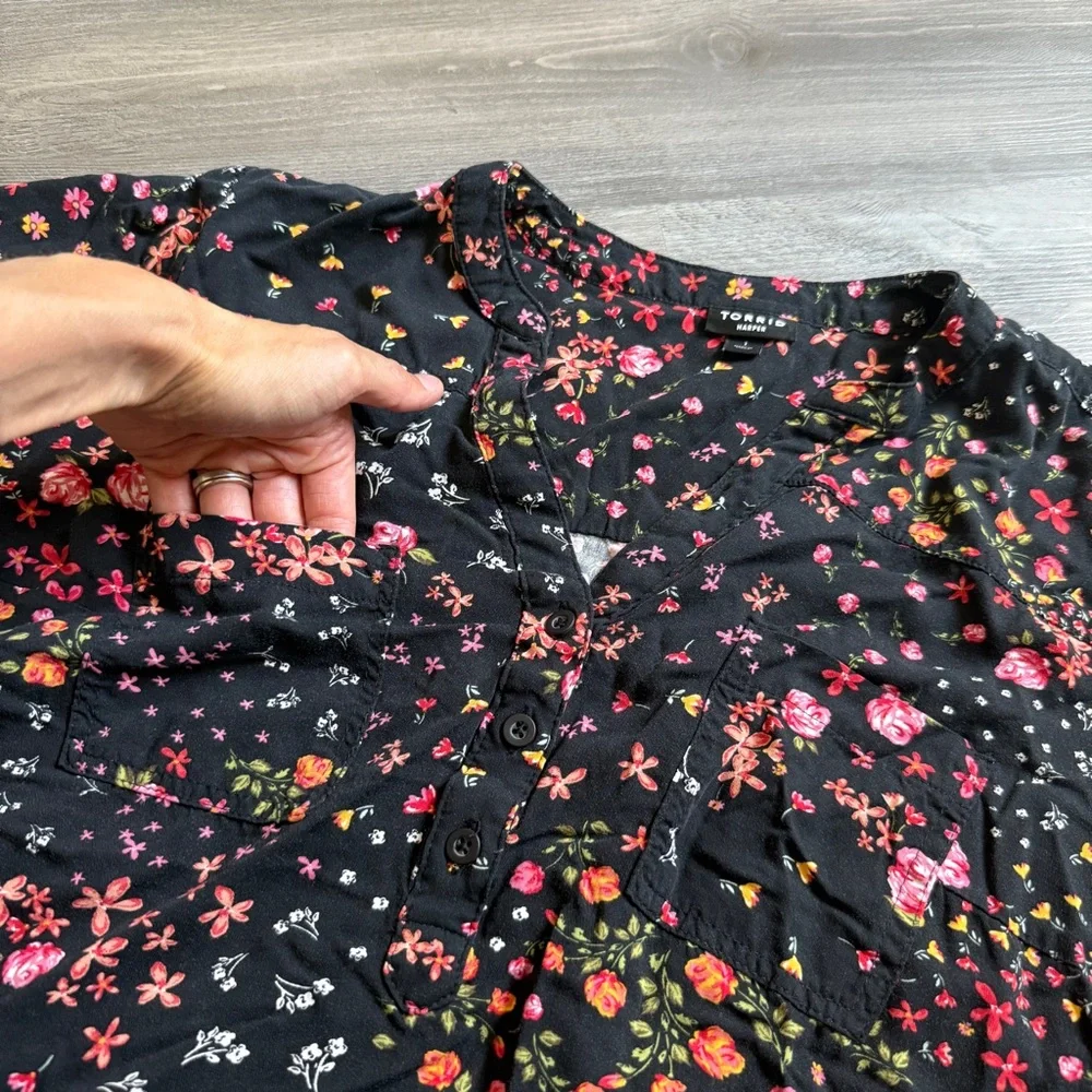 TORRID Harper Pullover Black Floral Blouse Plus Size 1 Rayon